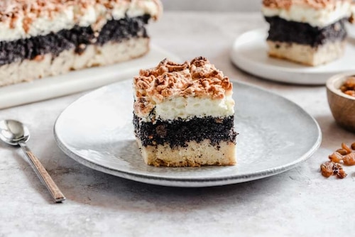 Kruche ciasto z makiem i budyniową pianką