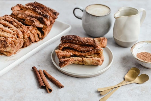 Przepis na Drożdżowe ciasto cynamonowe do odrywania Drożdżowe ciasto cynamonowe do odrywania