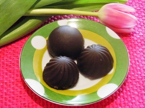 Domowe czekoladki z nadzieniem pomarańczowym