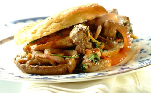 Duszone grzyby z bułką 