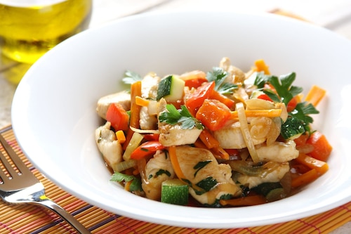 Duszony kurczak z warzywami