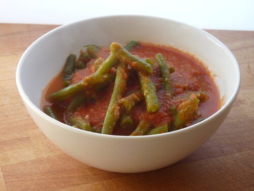 Fasolka szparagowa w sosie pomidorowym