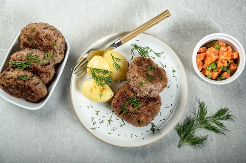 Soczyste kotlety z marchewką