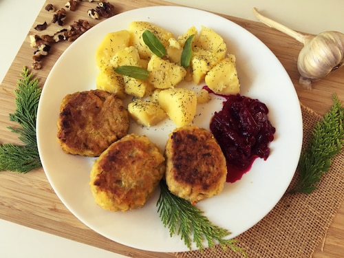 Przepis na Kotlety z cukinią i kaszą bulgur Kotlety z cukinią i kaszą bulgur