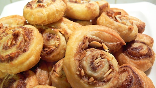 Przepis na Francuskie ślimaki z cynamonem i migdałami Francuskie ślimaki z cynamonem i migdałami