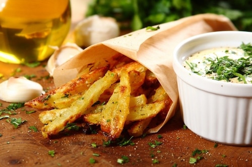 Przepis na Frytki z sosem Aioli - VIDEO Frytki z sosem Aioli - VIDEO