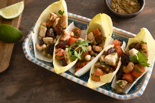 Pieczona marchew z pasternakiem i ciecierzycą