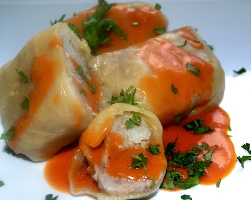 Gołąbki drobiowe w sosie pomidorowym  