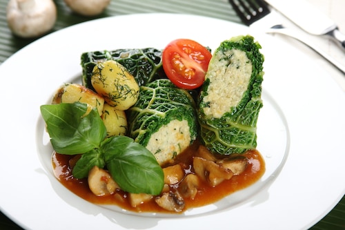 Przepis na Gołąbki z kaszą jaglaną i serem wędzonym Gołąbki z kaszą jaglaną i serem wędzonym