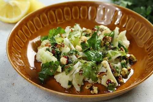 Przepis na Gotowany na parze kalafior w stylu włoskim Gotowany na parze kalafior w stylu włoskim