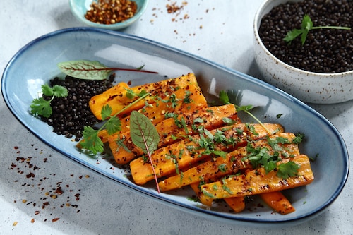 Przepis na Grillowana marchew z czarną soczewicą beluga Grillowana marchew z czarną soczewicą beluga