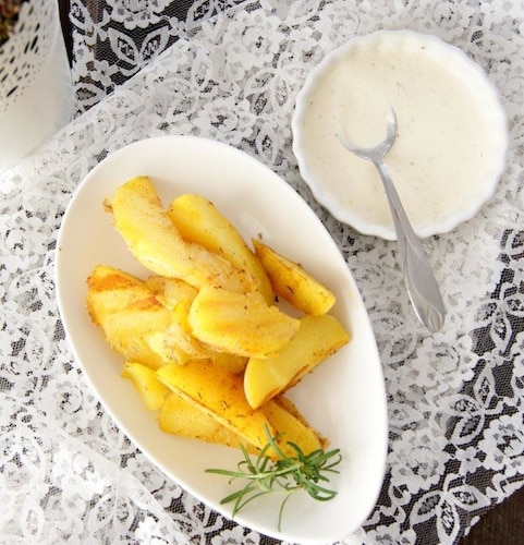 Przepis na Grillowane ziemniaki z sosem czosnkowym Grillowane ziemniaki z sosem czosnkowym