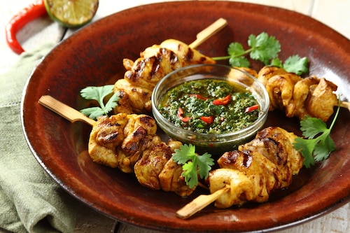 Grillowane szaszłyki z kurczaka w sosie Chimichurri