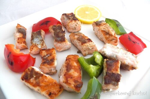 Grillowany łosoś z papryką