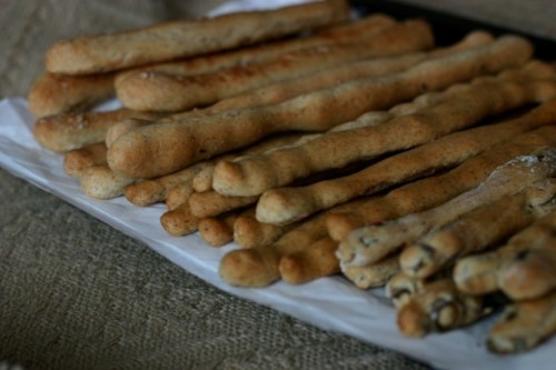 Grissini cebulowe z makiem