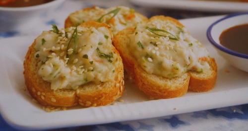 Grzanki z krewetkami i sezamem