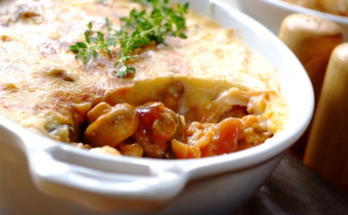 Przepis na Grzybowy stroganoff pod pierzynką Grzybowy stroganoff pod pierzynką