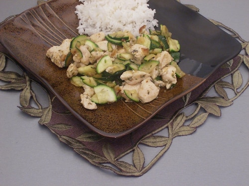 Przepis na Gulasz drobiowy z cukinią Gulasz drobiowy z cukinią