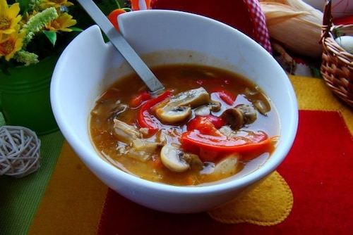 Przepis na Gulasz drobiowy z pieczarkami Gulasz drobiowy z pieczarkami