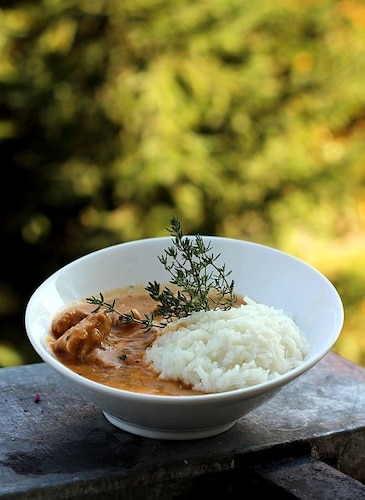 Gulasz pomidorowo grzybowy z tymiankiem 