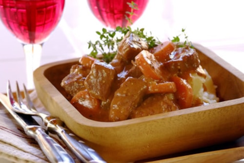 Gulasz wołowy z musztardą