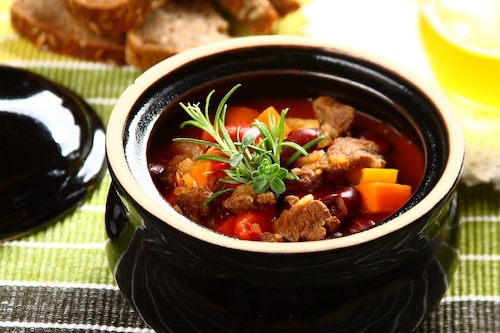 Przepis na Gulasz wołowy na czerwonym winie Gulasz wołowy na czerwonym winie