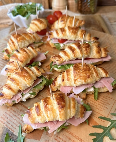 Przepis na Croissant z szynką i rukolą Croissant z szynką i rukolą