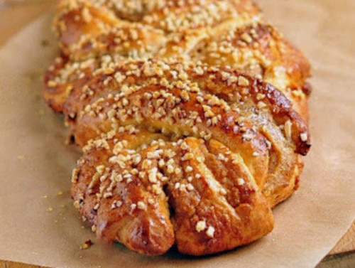 Marcepanowy warkocz drożdzowy