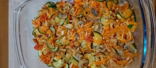 Indyk duszony w warzywach