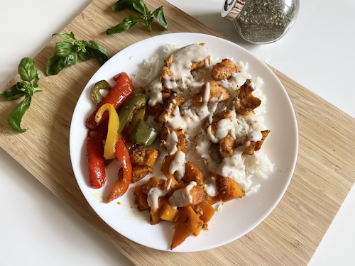 Kurczak w sosie pieczarkowym z warzywami