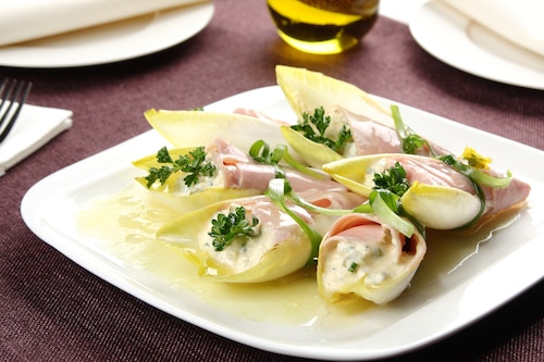 Rożki z szynki z sałatką jajeczną pod delikatną galaretką