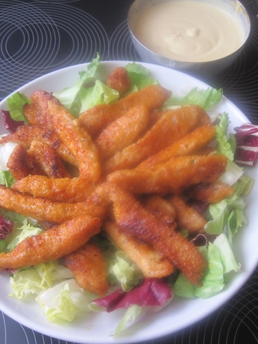 Przepis na Indycze chrupery z dipem serowym Indycze chrupery z dipem serowym