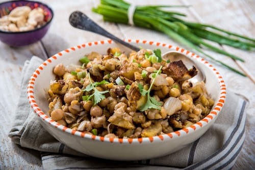 Przepis na Indyjskie ziemniaki z ciecierzycą Indyjskie ziemniaki z ciecierzycą