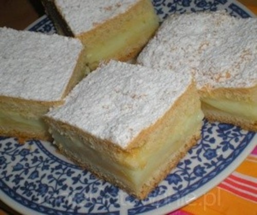 Jabłecznik z budyniową kołderką