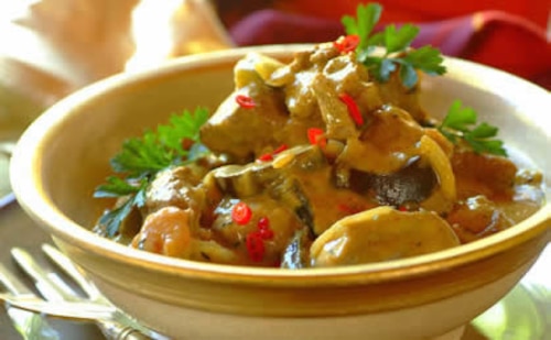 Jagnięcina z bakłażanem w sosie curry