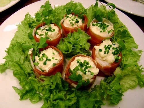 Przepis na Jajeczka w parmeńskim uścisku Jajeczka w parmeńskim uścisku