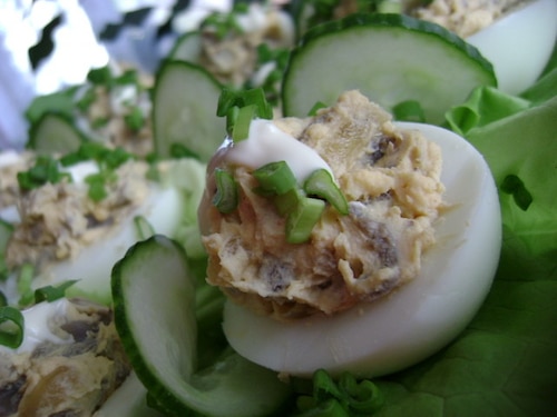 Jajeczka z farszem pieczarkowym z suszonymi pomidorami