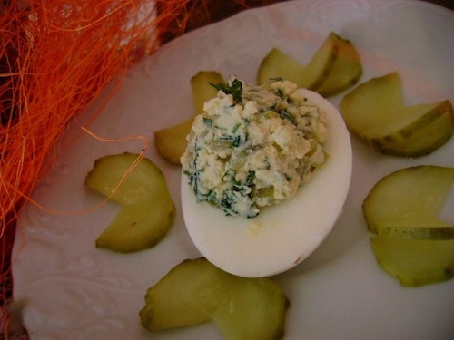 Przepis na Jajeczka z farszem z twarożku i ogórków Jajeczka z farszem z twarożku i ogórków