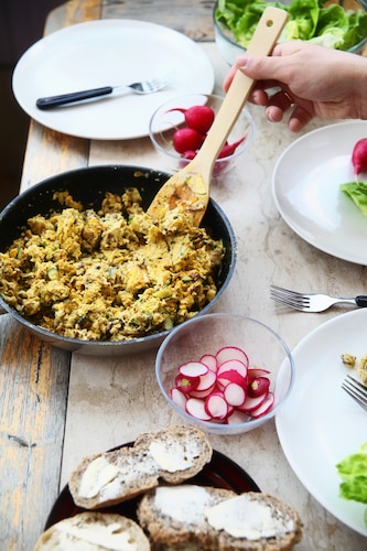 Jajecznica z szynka i cukinią