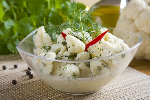 Sałatka z kalafiorem i koperkiem