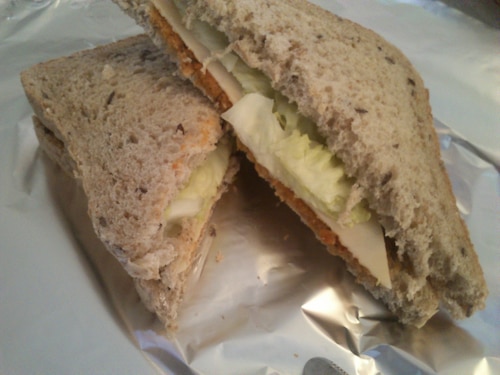 Kanapka z pastą z tuńczyka