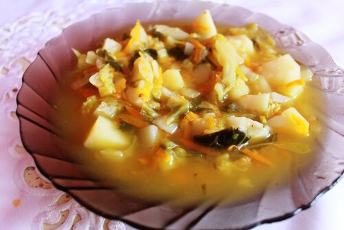 Kapuśniak z młodej kapusty :