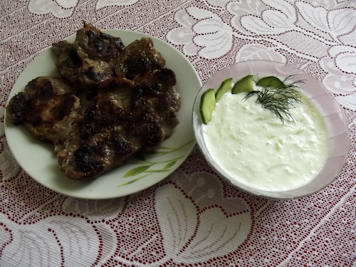 Karkówka z grilla z sosem tzatziki