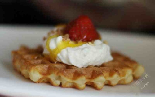 Karmelowe gofry belgijskie