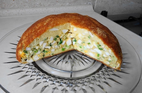 Placek z jajkami i szczypiorkiem.Przepis pochodzi ze strony rosyjskiej:-) Mam...