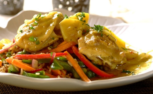 Kawałki kurczaka z ziemniakami z curry