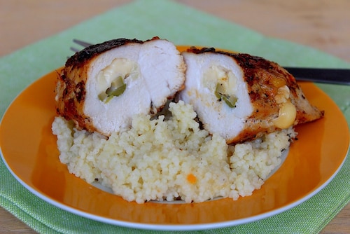 Kieszonki z żółtym serem i oliwkami