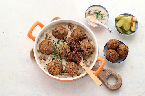 Przepis na Klopsiki wege z sosem kurkowo-pieczarkowym Klopsiki wege z sosem kurkowo-pieczarkowym