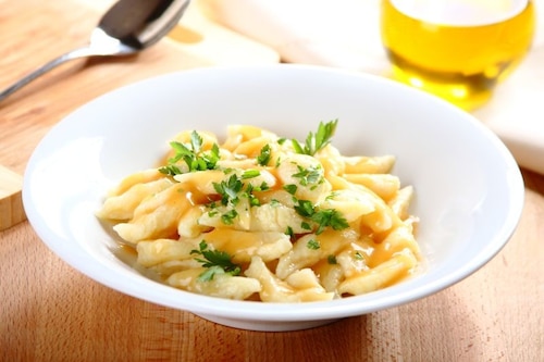 Kluseczki ziemniaczane w sosie pieczeniowym jasnym