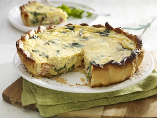 Tarta z boczkiem i szpinakiem